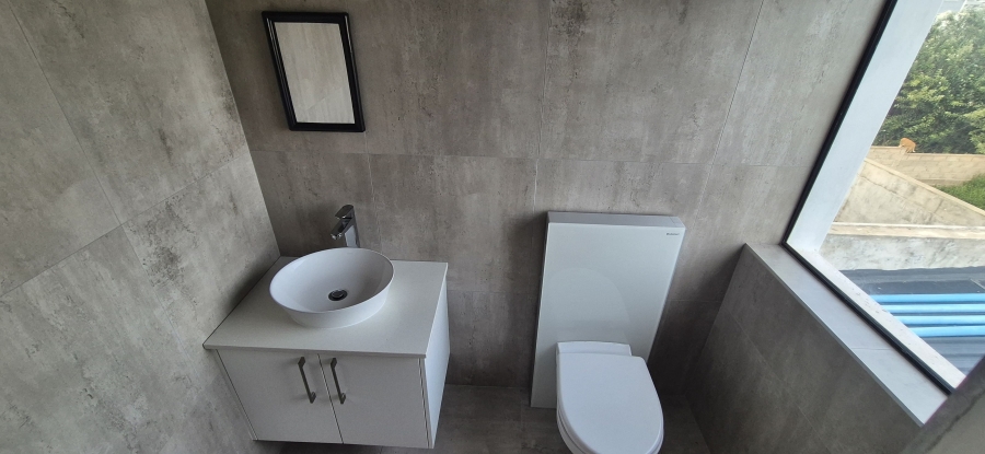 5 Bedroom Property for Sale in Myburgh Park Western Cape